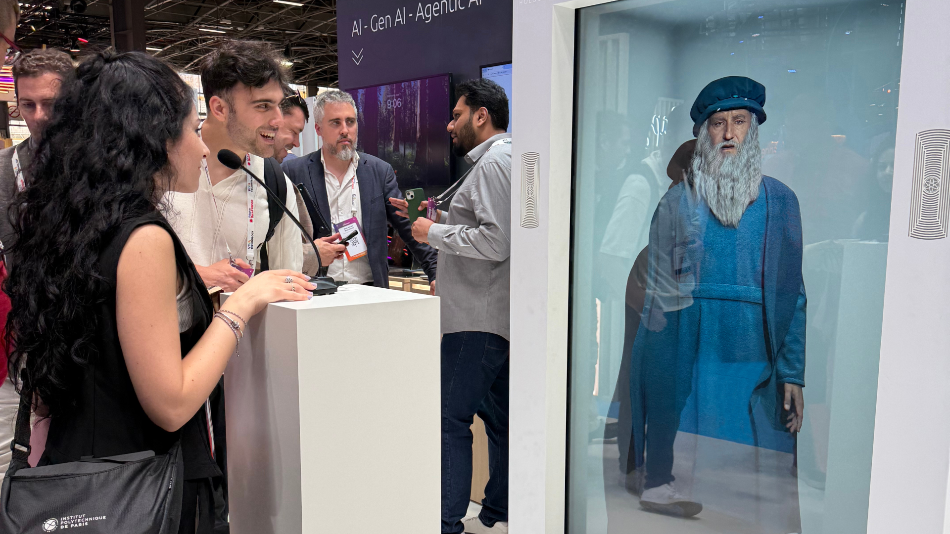 AI-powered holographic Leonardo da Vinci by ravatar interacting with guests at technology conference